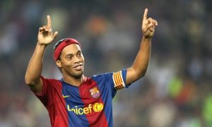 Cầu thủ Ronaldinho – bàn chân vàng trên sân cỏ